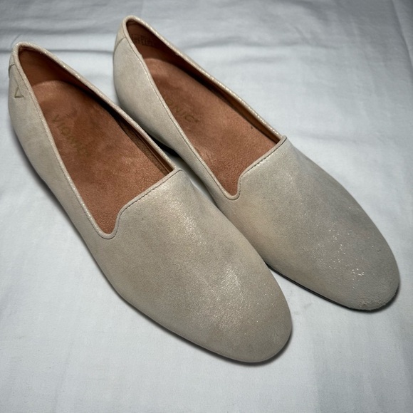 Vionic Shoes - Vionic Womens Willa II Cream Gold Shimmer Suede Loafers Shoes Size 10 Casual New